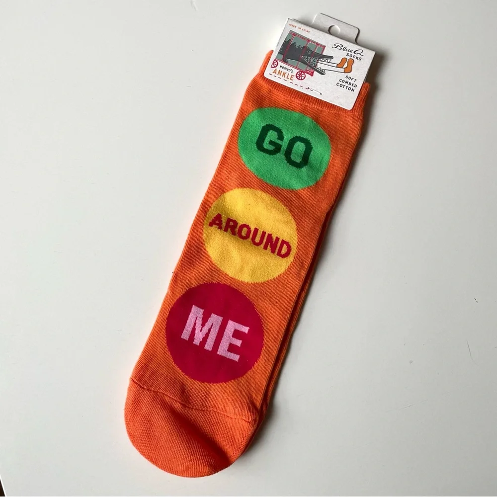 Blue Q NWT Go Around Me women’s ankle socks driving road rage